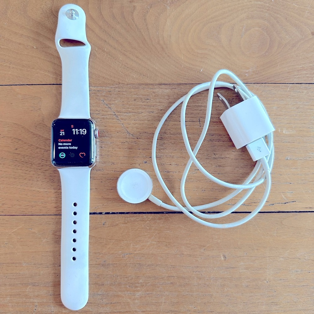 Series 3 Platinum Apple Watch 38mm